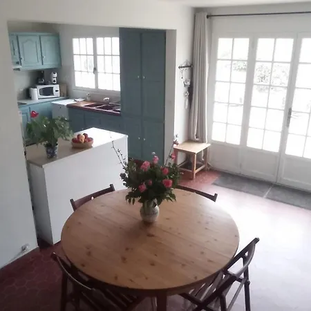 La Petite Chouette Nyaraló Saint-Côme-de-Fresné